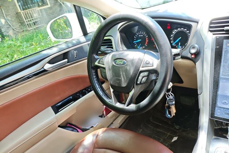 Used Ford Mondeo 2013 1.5L GTDi180 Comfort Model Steering Wheel