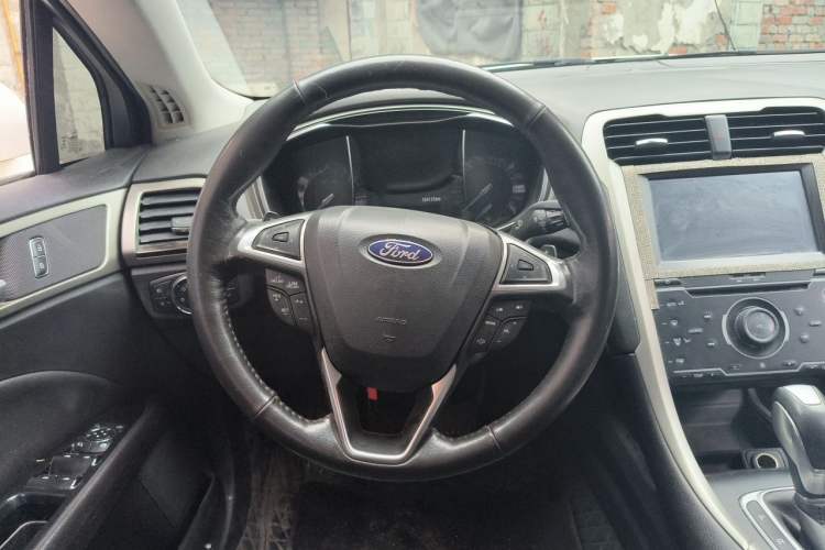 Used Ford Mondeo 2013 2.0L GTDi 200 Fashion Edition Steering Wheel