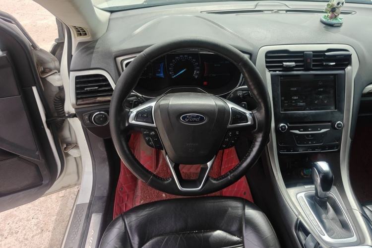 Used Ford Mondeo 2013 2.0L GTDi 200 Luxury Model Steering Wheel