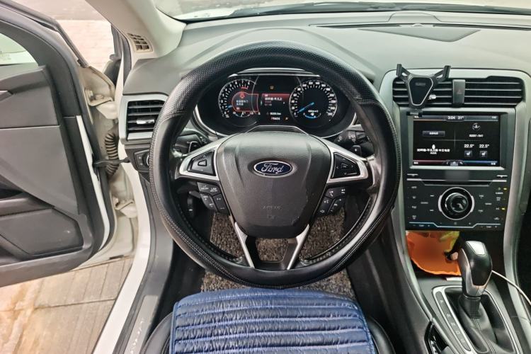 Used Ford Mondeo 2013 2.0L GTDi240 Luxury Sport Model Steering Wheel