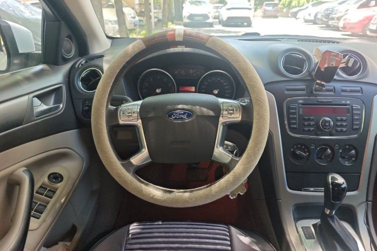 Used Ford Mondeo 2013 2.3L Fashion Edition Steering Wheel