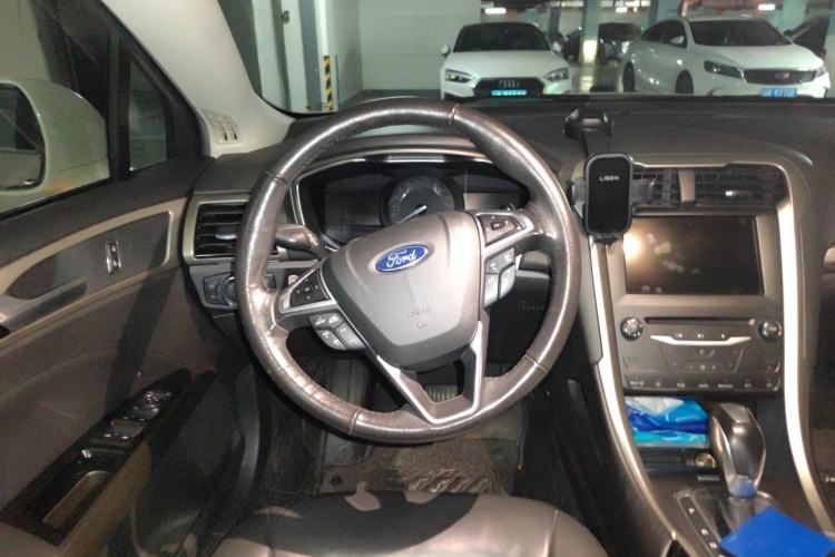 Used Ford Mondeo 2013 2.0L GTDi 200 Luxury Model Steering Wheel