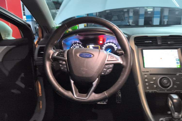 Used Ford Mondeo 2013 2.0L GTDi 200 Fashion Edition Steering Wheel