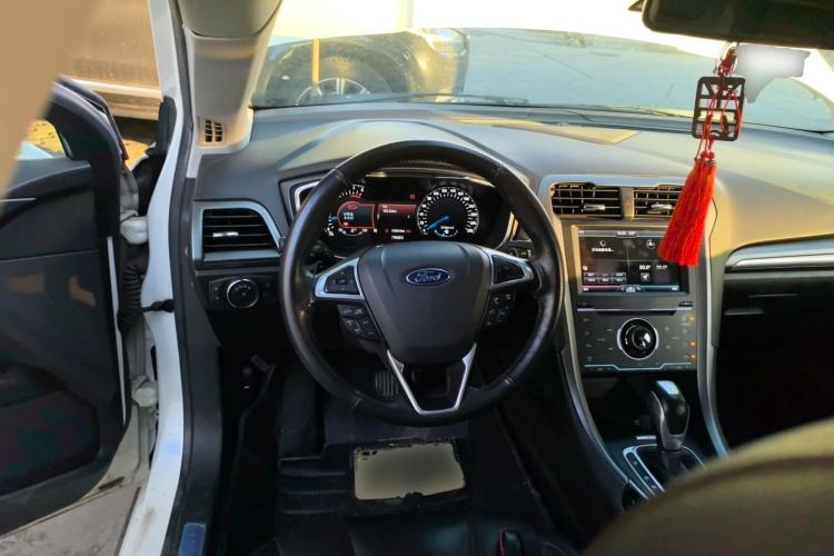 Used Ford Mondeo 2013 2.0L GTDi240 Luxury Sport Model Steering Wheel