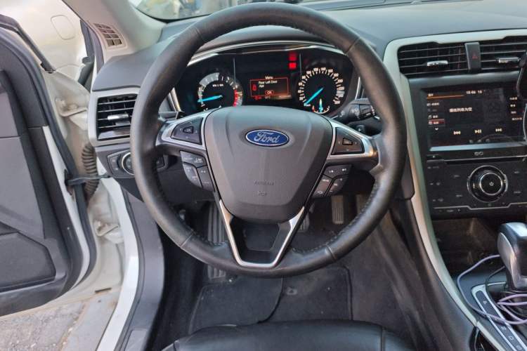 Used Ford Mondeo 2013 2.0L GTDi 200 Fashion Edition Steering Wheel