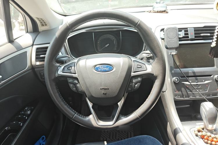 Used Ford Mondeo 2013 2.0L GTDi 200 Luxury Model Steering Wheel