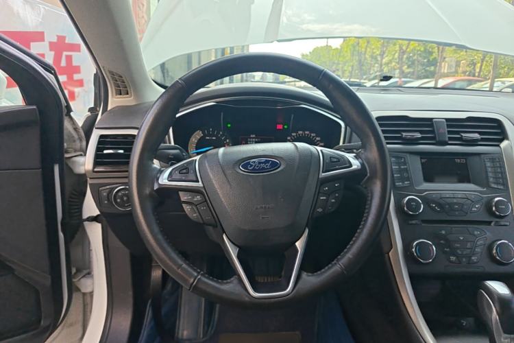 Used Ford Mondeo 2013 2.0L GTDi 200 Fashion Edition Steering Wheel