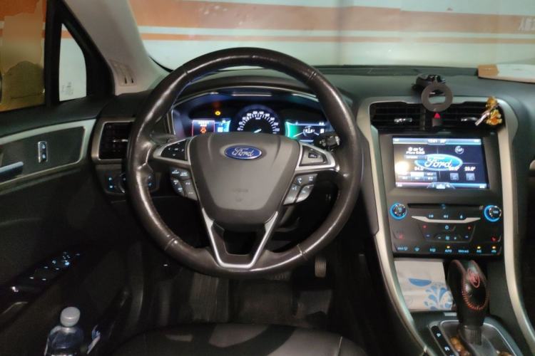 Used Ford Mondeo 2013 2.0L GTDi 200 Luxury Model Steering Wheel
