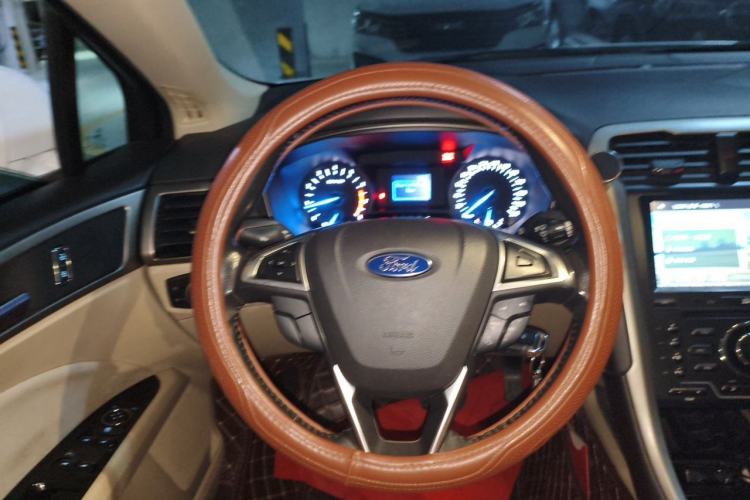 Used Ford Mondeo 2013 1.5L GTDi180 Comfort Model Steering Wheel