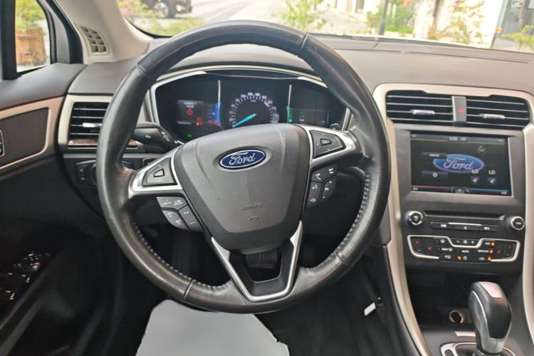 Used Ford Mondeo 2013 2.0L GTDi 200 Luxury Model Steering Wheel