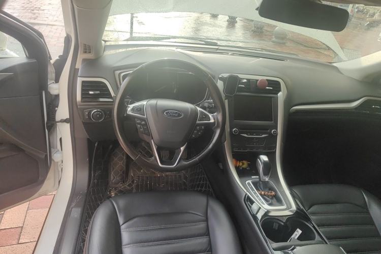 Used Ford Mondeo 2013 2.0L GTDi 200 Luxury Model Steering Wheel