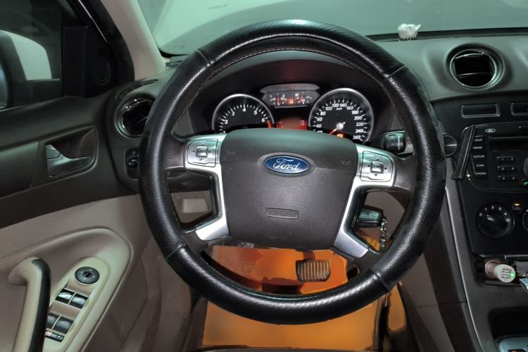 Used Ford Mondeo 2013 2.3L Fashion Edition Steering Wheel