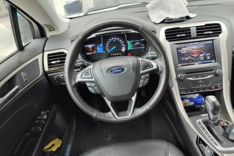 Used Ford Mondeo 2013 2.0L GTDi 200 Luxury Model Steering Wheel