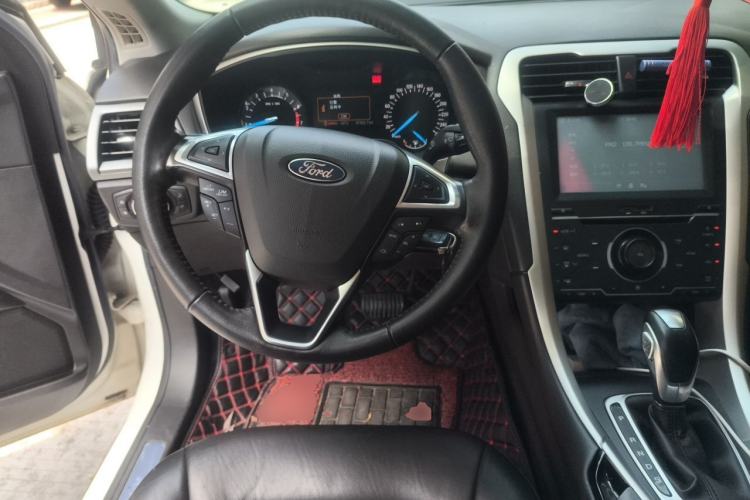 Used Ford Mondeo 2013 1.5L GTDi180 Comfort Model Steering Wheel