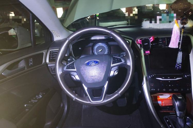 Used Ford Mondeo 2013 2.0L GTDi 200 Luxury Model Steering Wheel
