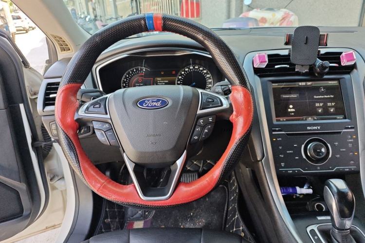 Used Ford Mondeo 2013 2.0L GTDi240 Luxury Sport Model Steering Wheel