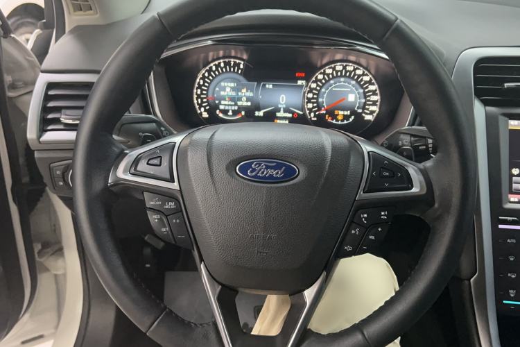 Used Ford Mondeo 2013 2.0L GTDi240 Luxury Sport Model Steering Wheel
