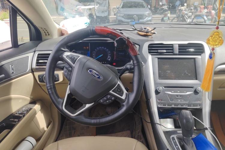 Used Ford Mondeo 2013 2.0L GTDi 200 Luxury Model Steering Wheel