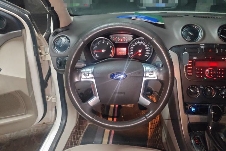 Used Ford Mondeo 2013 2.3L Fashion Edition Steering Wheel