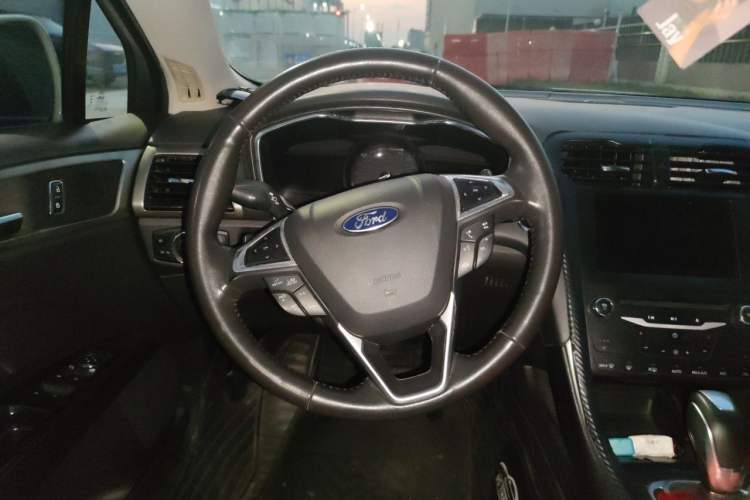 Used Ford Mondeo 2013 2.0L GTDi240 Flagship Edition Steering Wheel