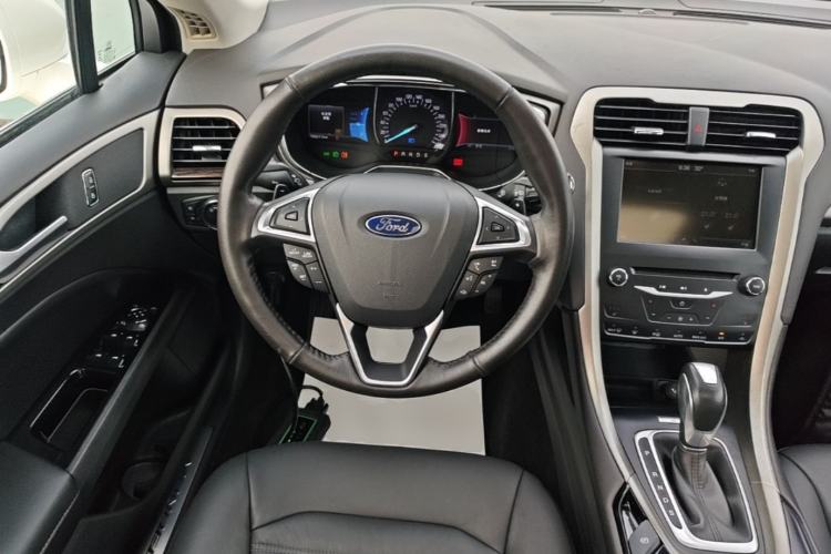 Used Ford Mondeo 2013 2.0L GTDi 200 Luxury Model Steering Wheel