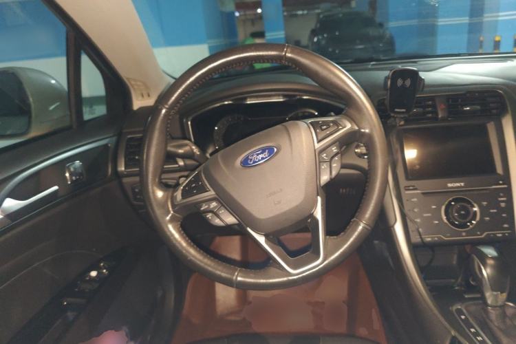 Used Ford Mondeo 2013 2.0L GTDi240 Luxury Sport Model Steering Wheel