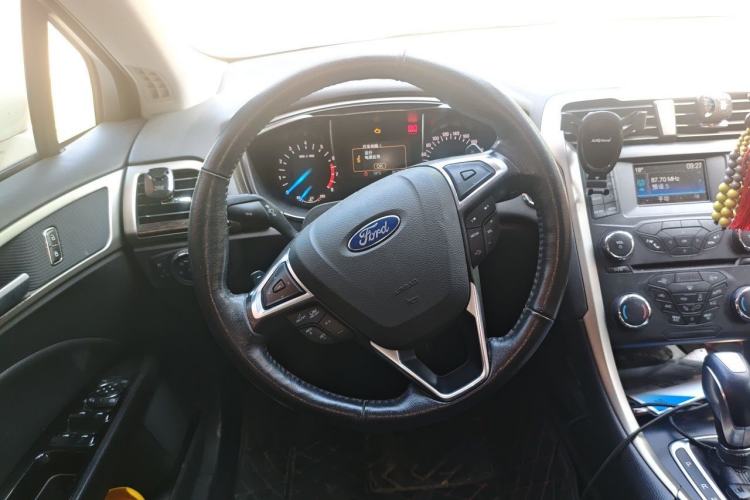 Used Ford Mondeo 2013 2.0L GTDi 200 Fashion Edition Steering Wheel