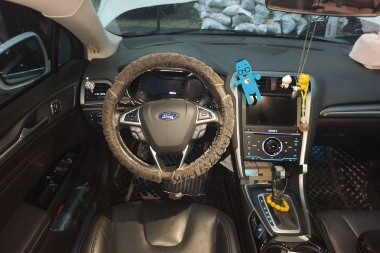Used Ford Mondeo 2013 2.0L GTDi240 Luxury Sport Model Steering Wheel