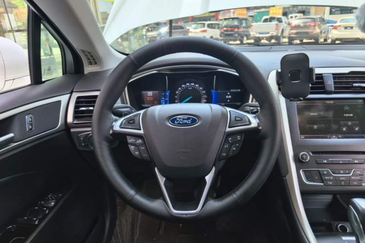 Used Ford Mondeo 2013 2.0L GTDi 200 Luxury Model Steering Wheel