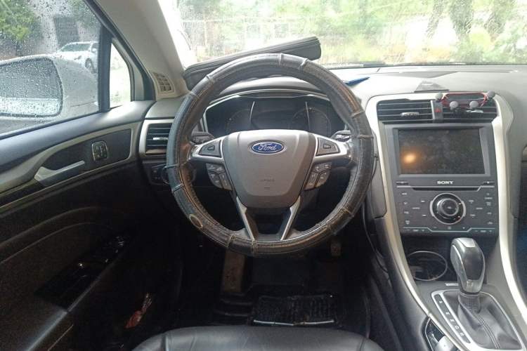 Used Ford Mondeo 2013 2.0L GTDi240 Flagship Edition Steering Wheel
