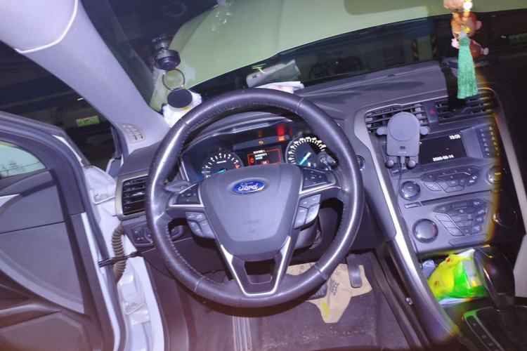 Used Ford Mondeo 2013 2.0L GTDi 200 Fashion Edition Steering Wheel