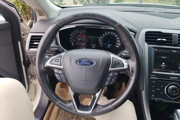Used Ford Mondeo 2013 2.0L GTDi240 Luxury Sport Model Steering Wheel
