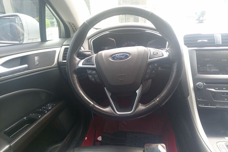 Used Ford Mondeo 2013 2.0L GTDi 200 Luxury Model Steering Wheel