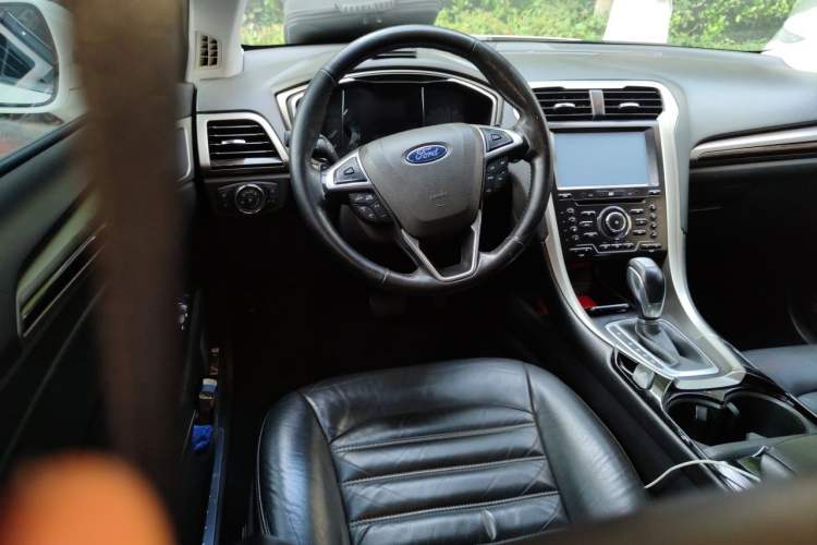 Used Ford Mondeo 2013 2.0L GTDi 200 Fashion Edition Steering Wheel
