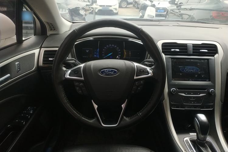 Used Ford Mondeo 2013 2.0L GTDi 200 Luxury Model Steering Wheel