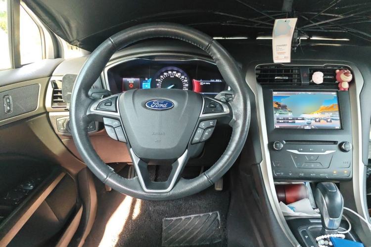 Used Ford Mondeo 2013 2.0L GTDi 200 Luxury Model Steering Wheel