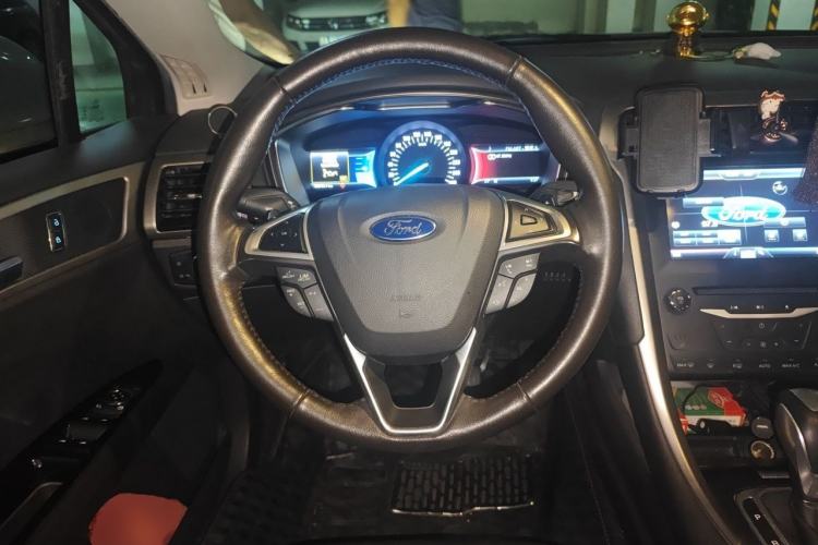 Used Ford Mondeo 2013 2.0L GTDi 200 Luxury Model Steering Wheel