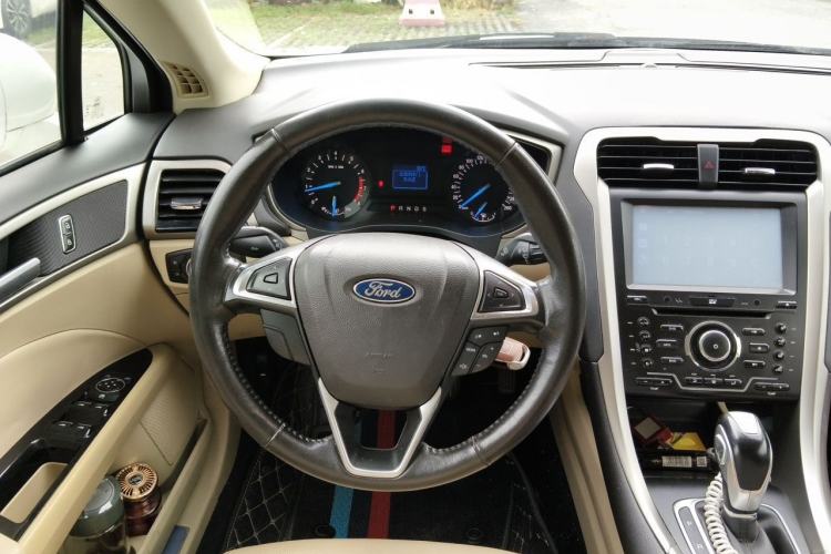 Used Ford Mondeo 2013 1.5L GTDi180 Comfort Model Steering Wheel