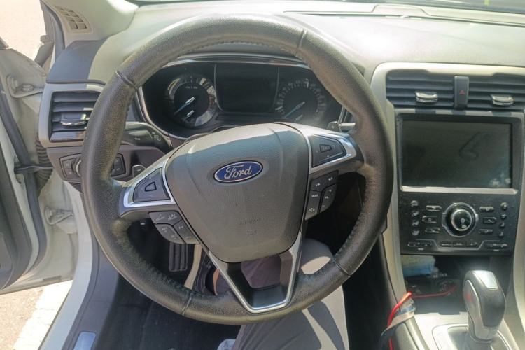 Used Ford Mondeo 2013 2.0L GTDi 200 Fashion Edition Steering Wheel