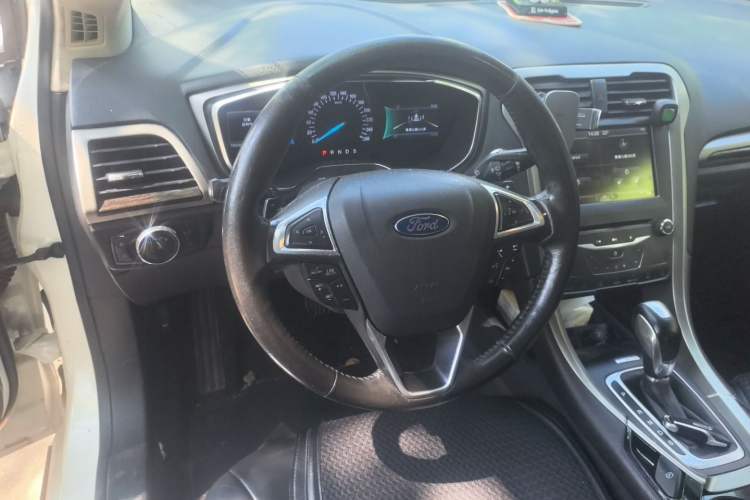 Used Ford Mondeo 2013 2.0L GTDi 200 Luxury Model Steering Wheel