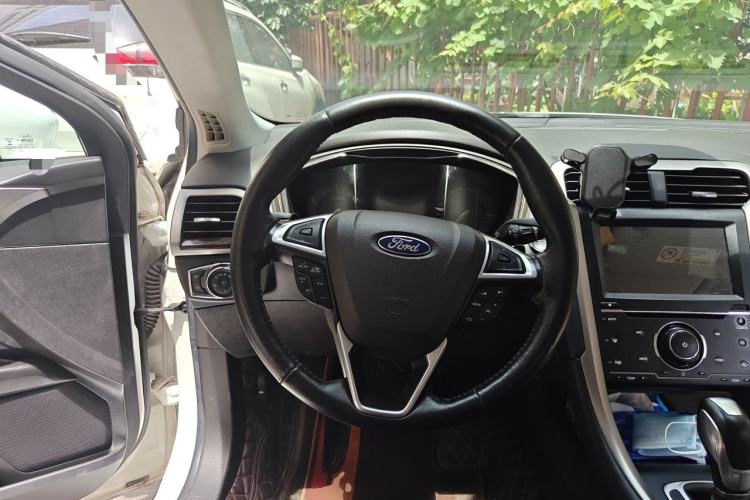 Used Ford Mondeo 2013 2.0L GTDi 200 Fashion Edition Steering Wheel