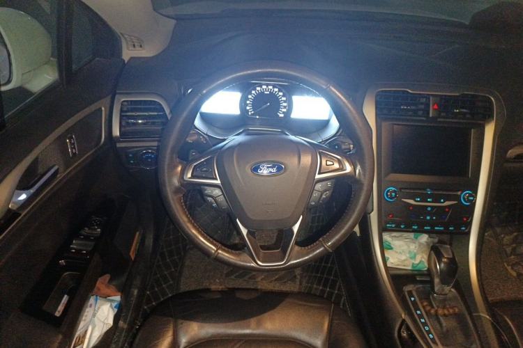 Used Ford Mondeo 2013 2.0L GTDi 200 Luxury Model Steering Wheel