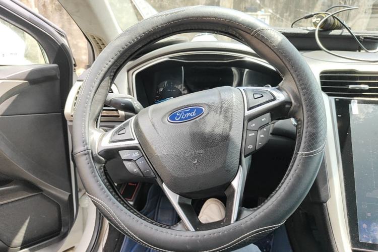 Used Ford Mondeo 2013 2.0L GTDi 200 Fashion Edition Steering Wheel
