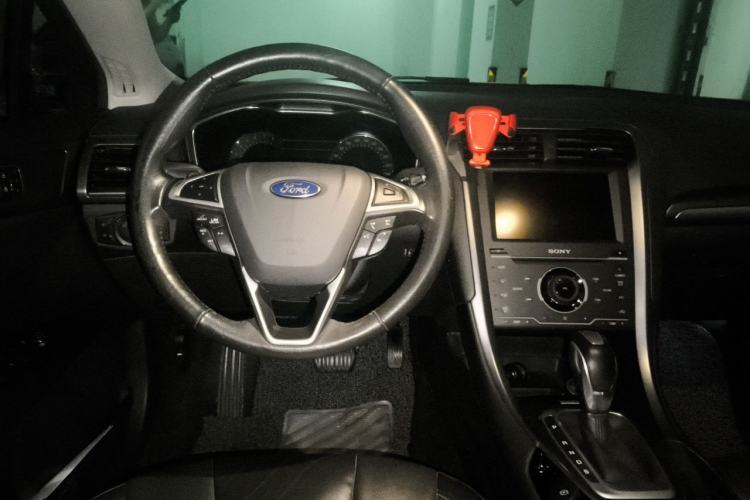 Used Ford Mondeo 2013 2.0L GTDi240 Luxury Sport Model Steering Wheel