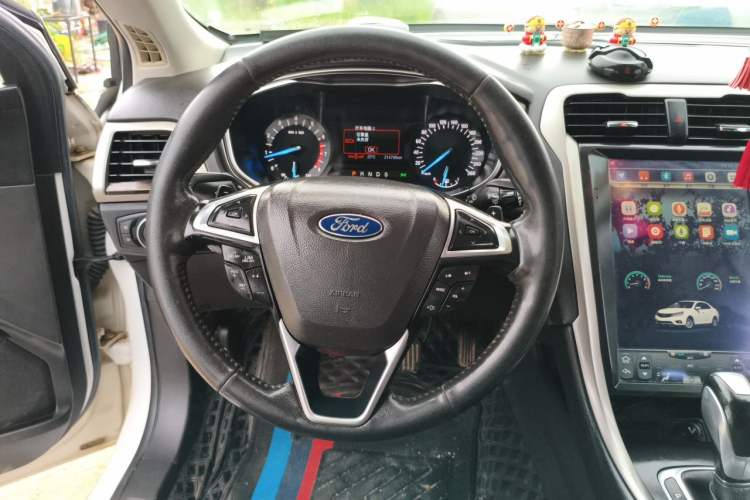 Used Ford Mondeo 2013 2.0L GTDi 200 Fashion Edition Steering Wheel