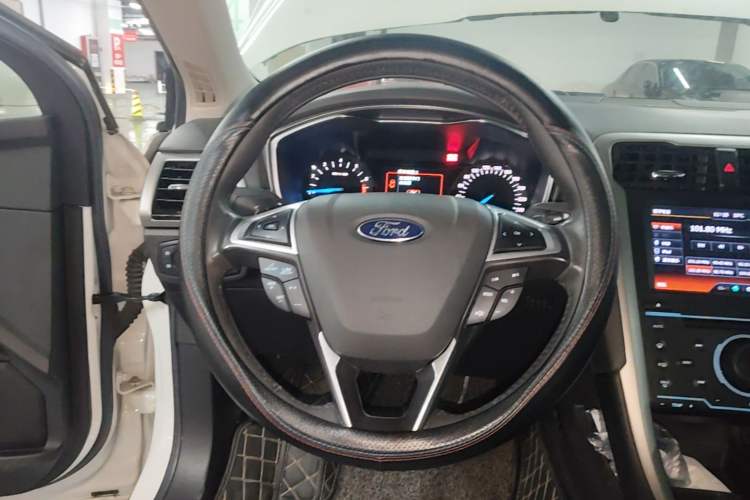 Used Ford Mondeo 2013 2.0L GTDi 200 Fashion Edition Steering Wheel