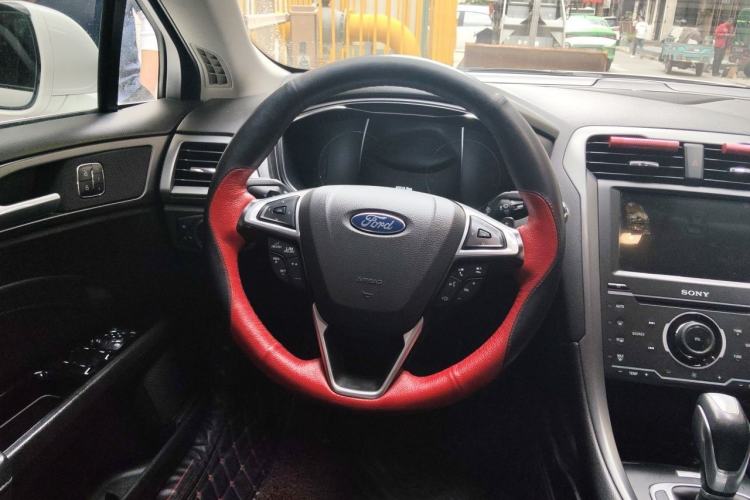 Used Ford Mondeo 2013 2.0L GTDi240 Luxury Sport Model Steering Wheel