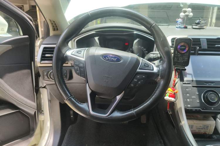 Used Ford Mondeo 2013 2.0L GTDi 200 Fashion Edition Steering Wheel