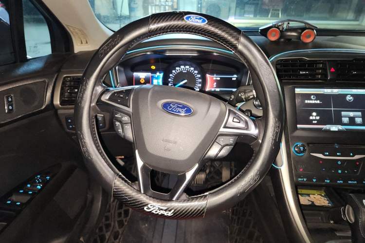 Used Ford Mondeo 2013 2.0L GTDi 200 Luxury Model Steering Wheel