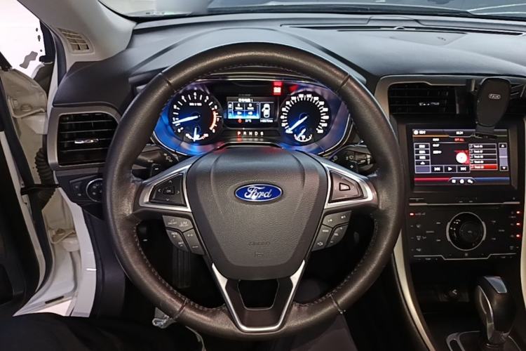 Used Ford Mondeo 2013 2.0L GTDi 200 Fashion Edition Steering Wheel